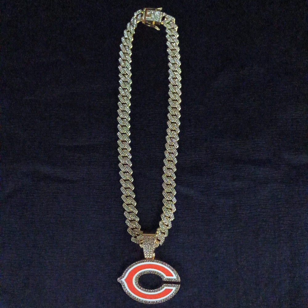 NFL Chicago Bears 20 Inch Necklace Pendant Cuban Chain Link Football Jewelry - Picture 3 of 6